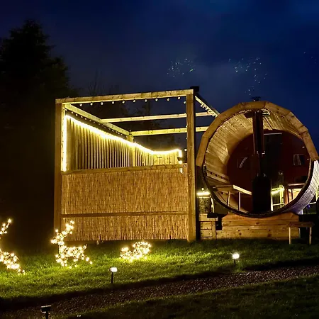 Deerstone Glamping -malham Cove Dome *