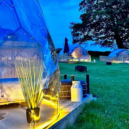 Deerstone Glamping -malham Cove Dome