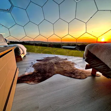 Luksusowy namiot Deerstone Glamping -malham Cove Dome