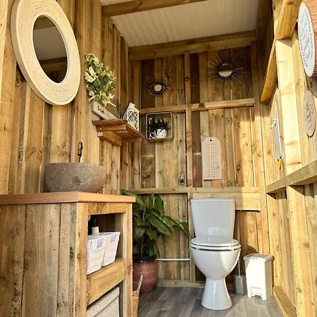 Deerstone Glamping -malham Cove Dome *