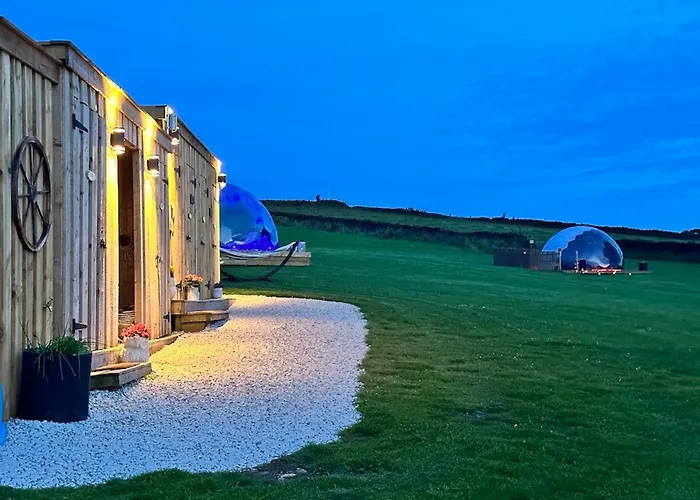 Deerstone Glamping -malham Cove Dome * Earby