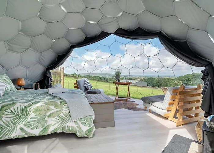Deerstone Glamping -malham Cove Dome * Earby