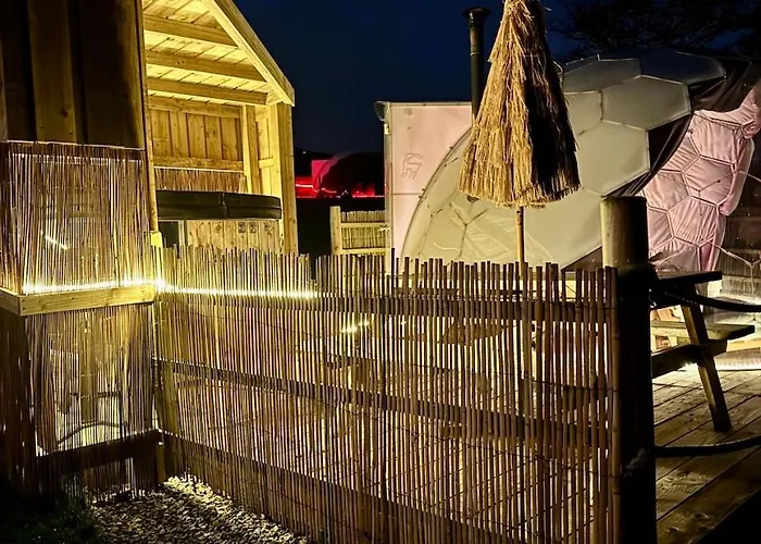 Deerstone Glamping -malham Cove Dome Earby