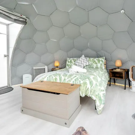 Deerstone Glamping -malham Cove Dome
