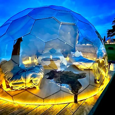 Deerstone Glamping -malham Cove Dome Lüks kamp alanı