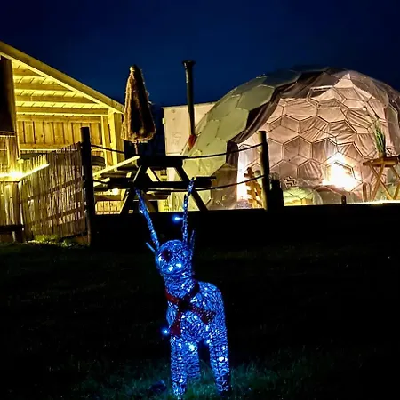 Deerstone Glamping -malham Cove Dome * Earby
