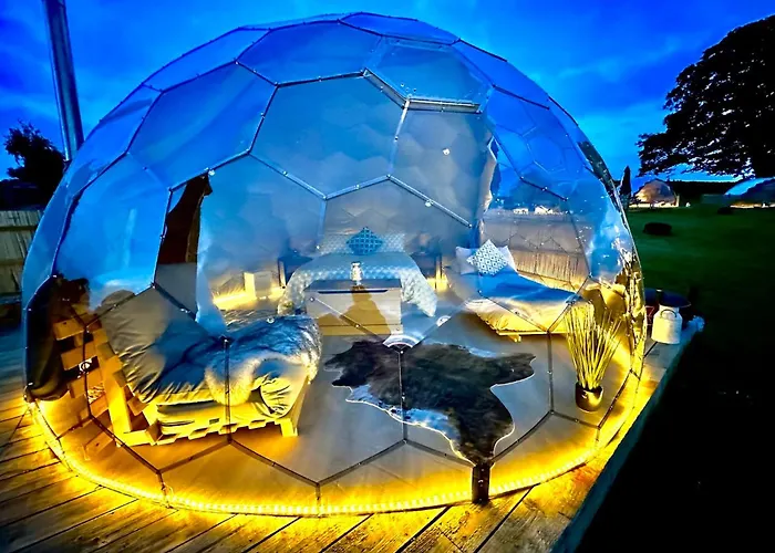 Deerstone Glamping -malham Cove Dome Luxury tent