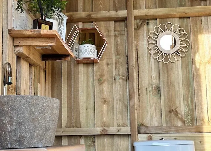 Luxury tent Deerstone Glamping -malham Cove Dome Earby