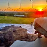 Deerstone Glamping -malham Cove Dome * Earby