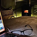 Deerstone Glamping -malham Cove Dome *